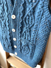 Aran V-neck Waistcoat / Sea Blue