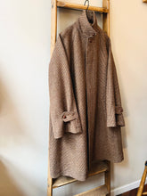 Sporting Tweed Balmacaan Coat / Brown