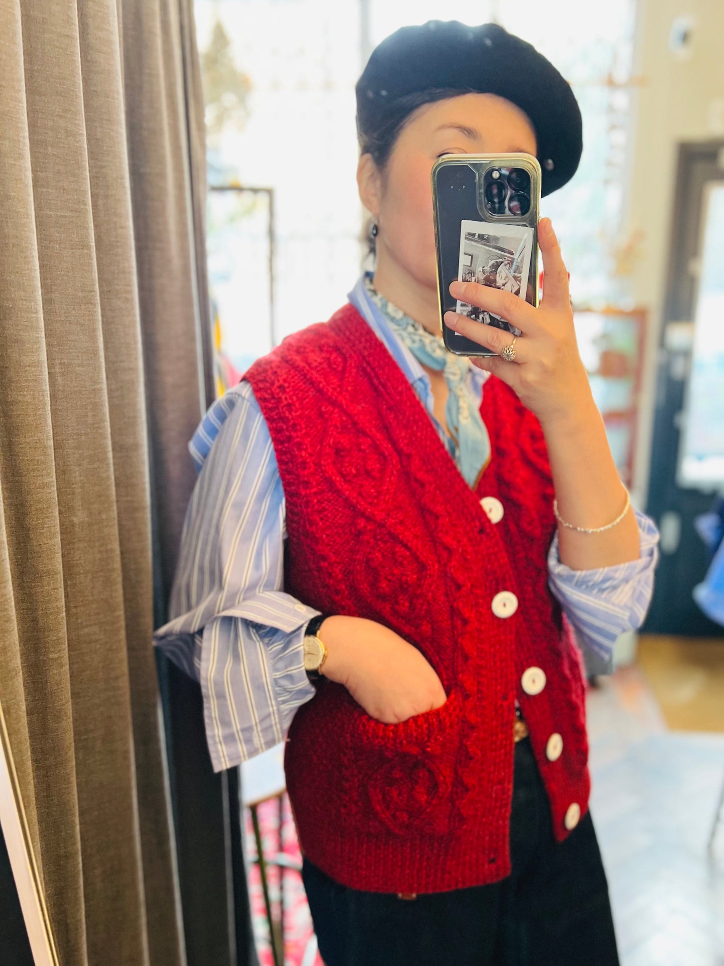 Aran V-Neck Waistcoat / Red Twist