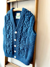 Aran V-neck Waistcoat / Sea Blue