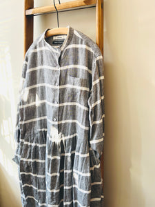 Irish Linen Ruffle Collar Dress / Gray Stripe