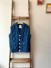 Aran V-neck Waistcoat / Sea Blue