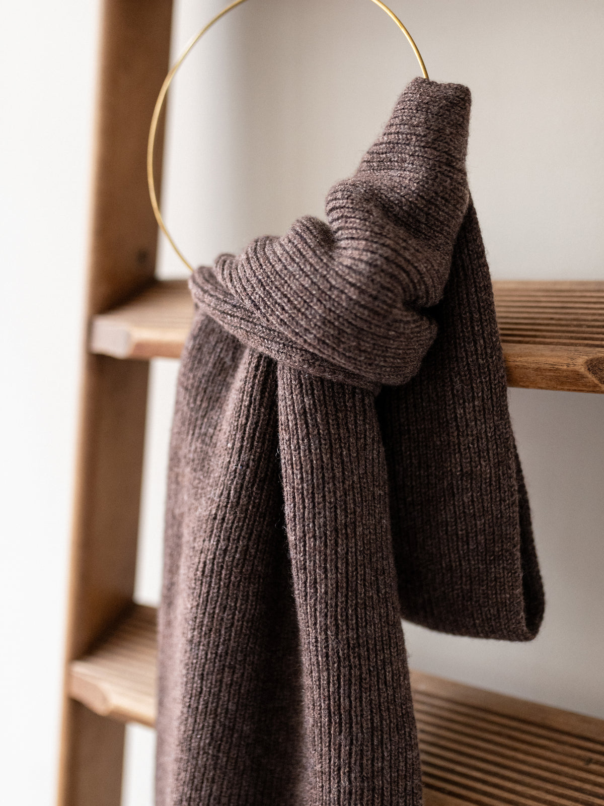 Cashmere Rib Scarf | Brown