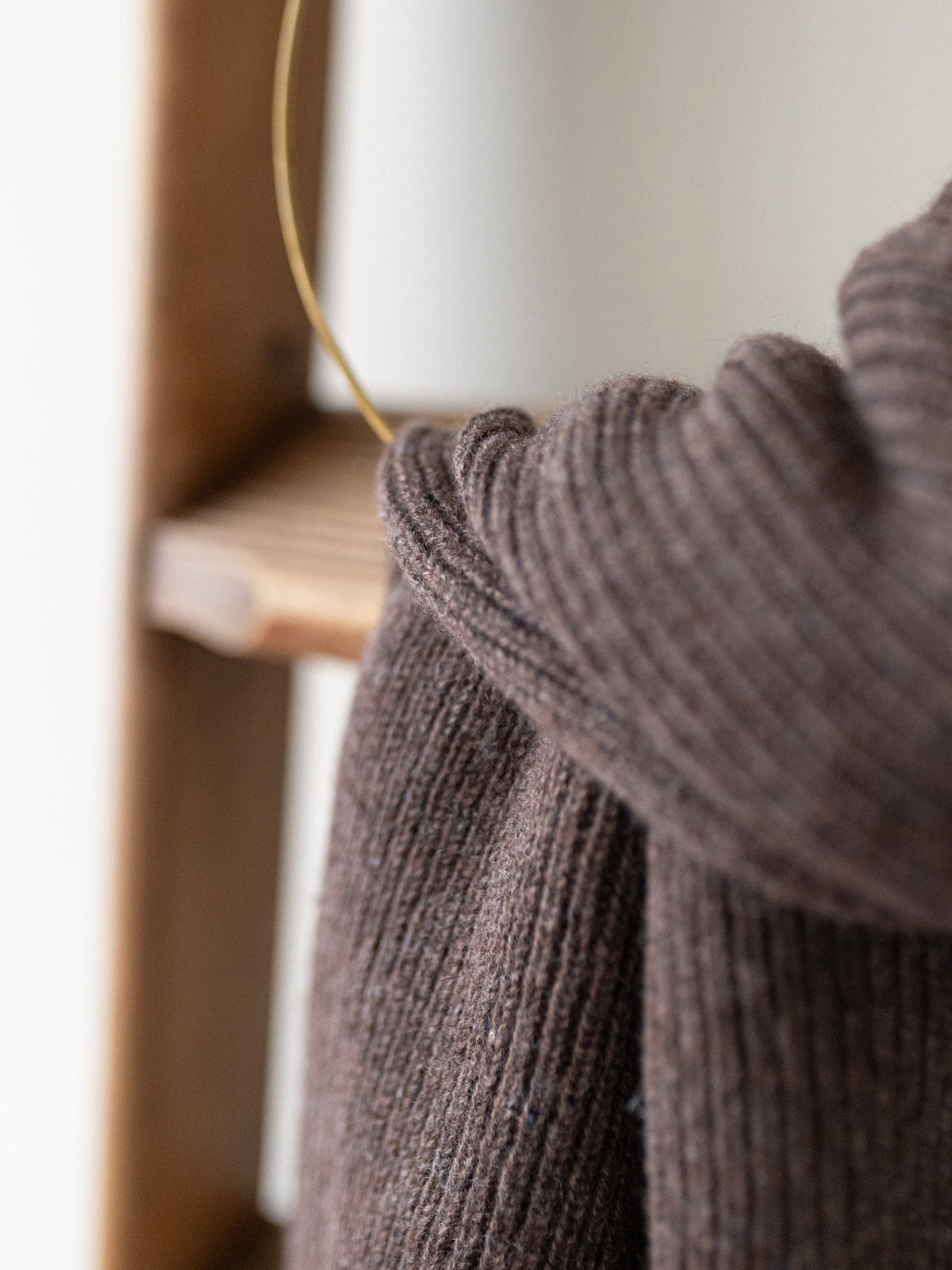 Cashmere Rib Scarf | Brown
