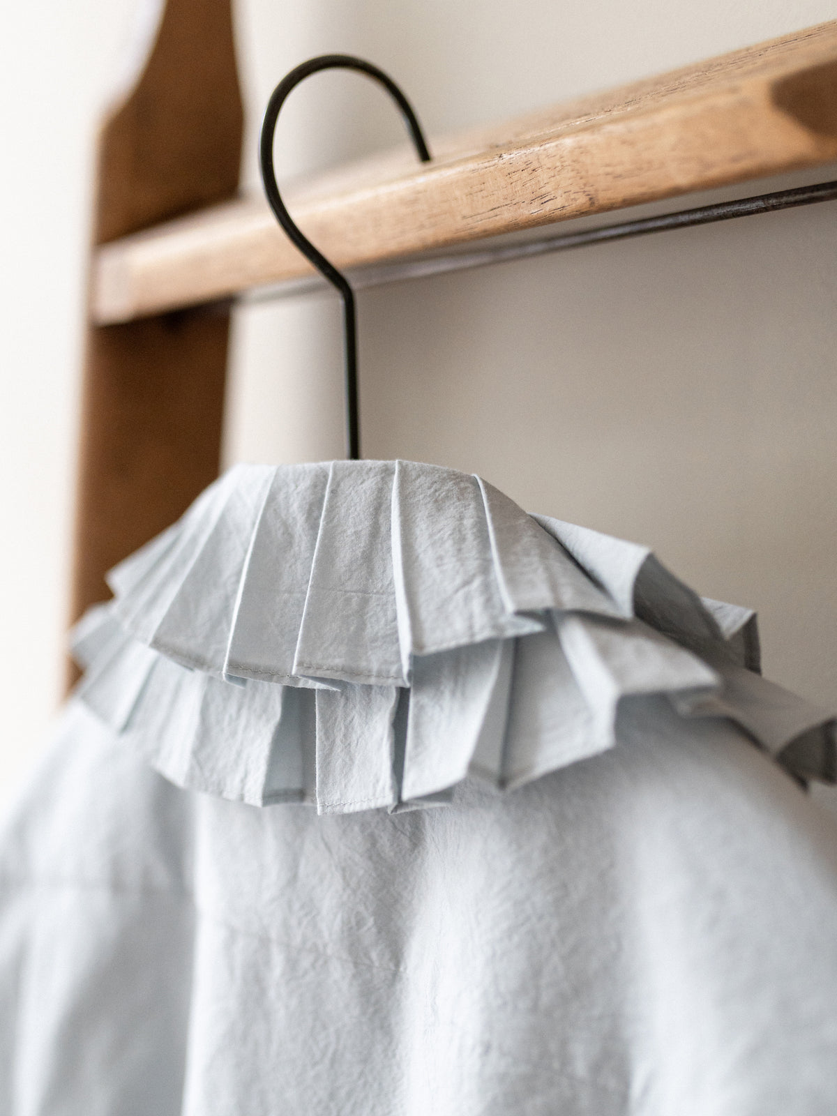 Detachable Ruffle Collar Top / Grey Blue