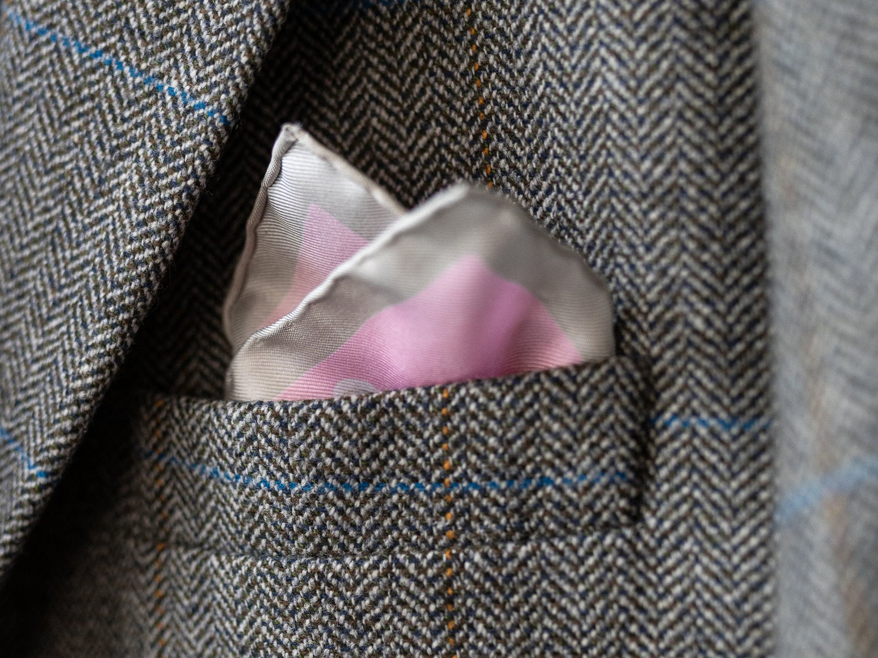 Our tweeds: fine cheviot & merino cloth