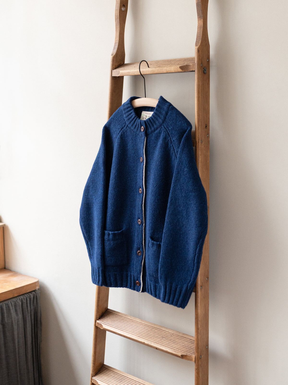 Pure Lambs Wool Cardigan / Regatta Blue