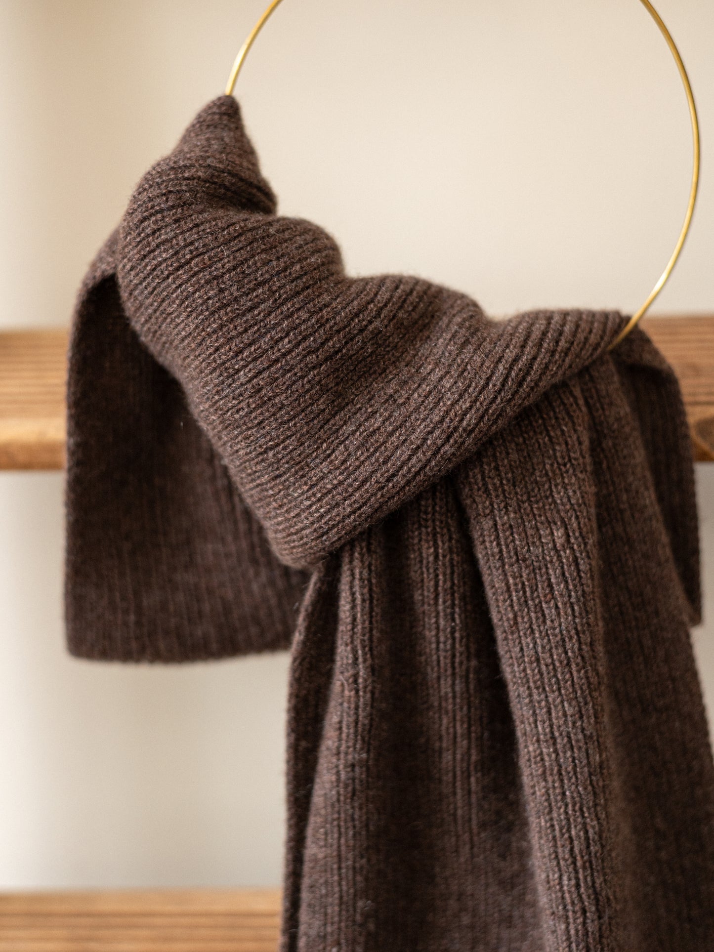 Cashmere Rib Scarf | Brown