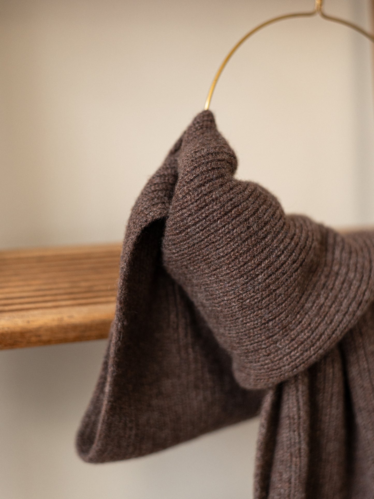 Cashmere Rib Scarf | Brown