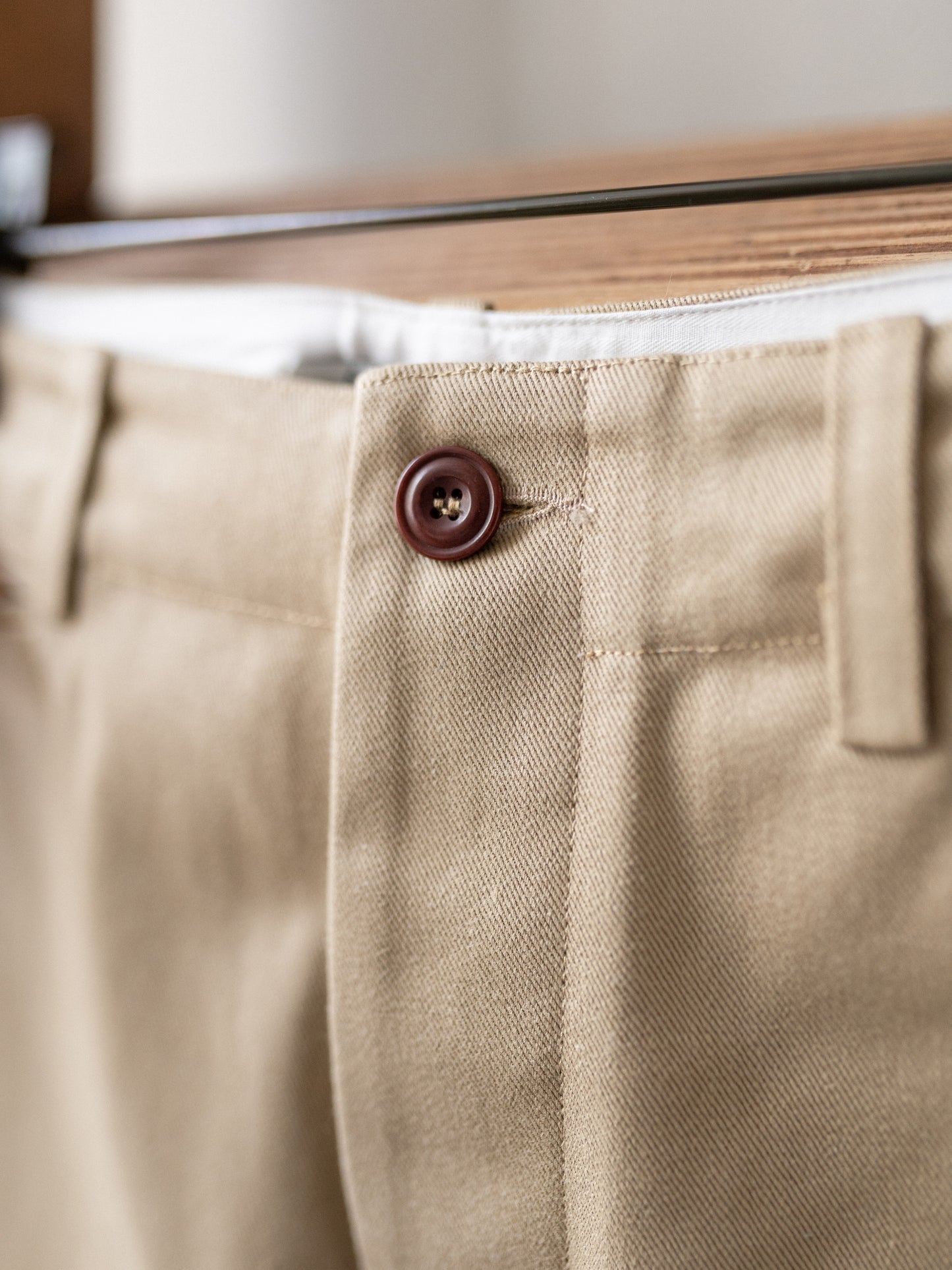 Straight-Leg Selvedge Chino Trouser / Beige