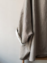 Summer-weight Wool Poncho / Grey