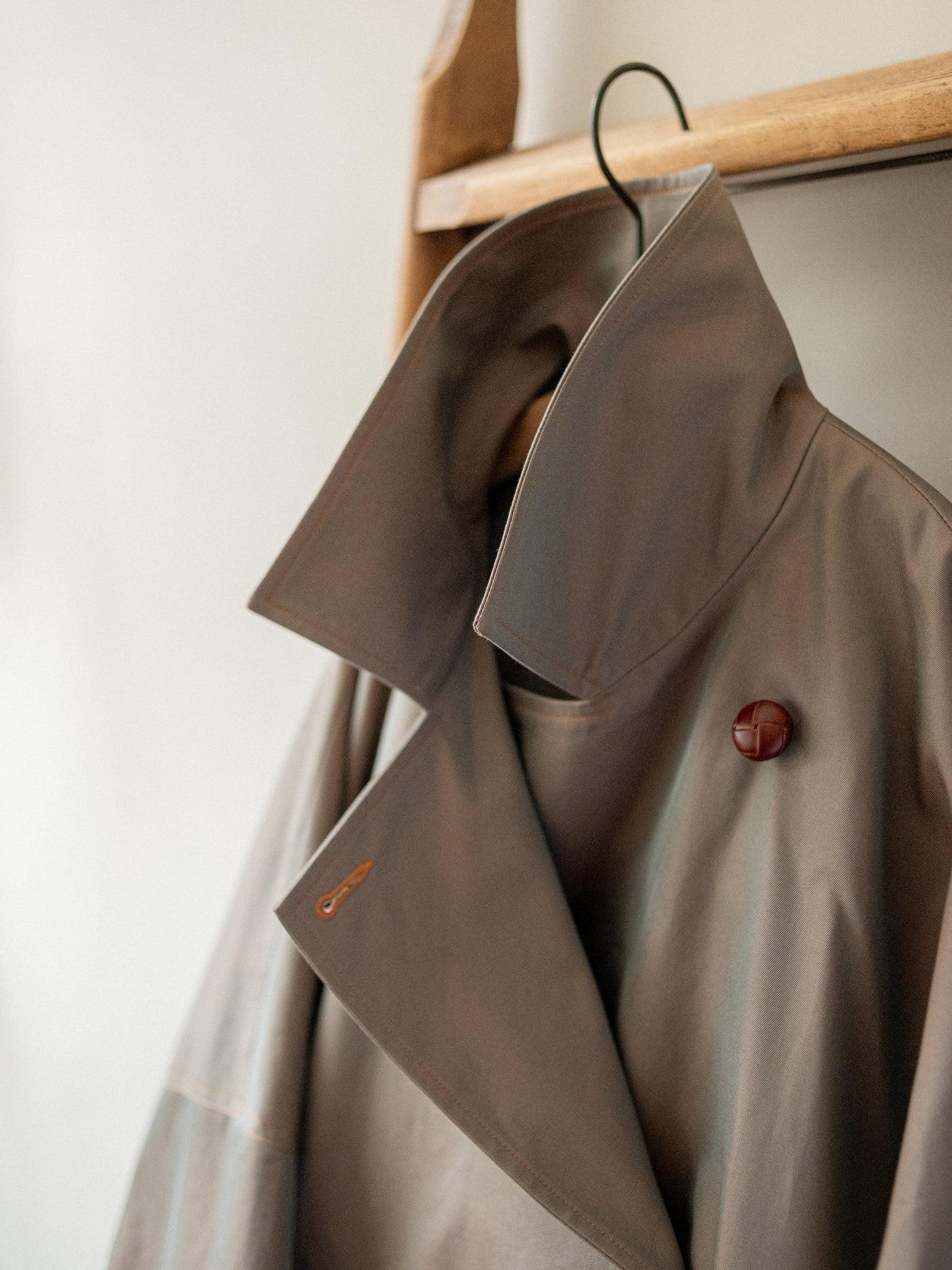 Showerproof Cotton Gabardine Poncho / Khaki