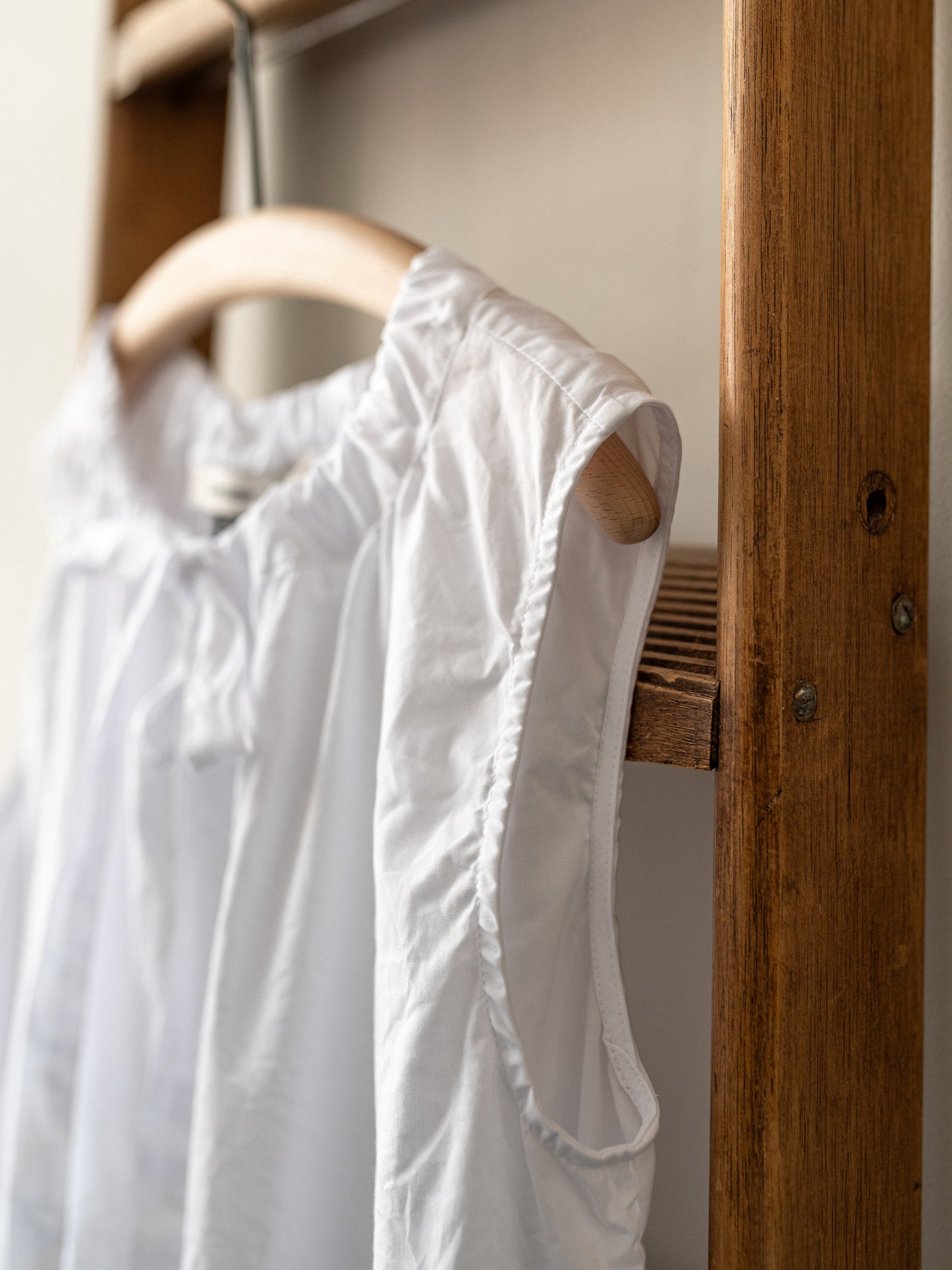 Sleeveless Ribbon Top / White Poplin