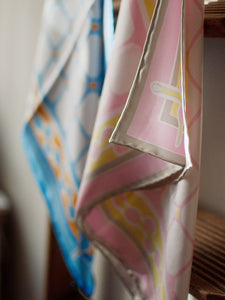 Colenimo Silk Bandana Scarf / Pink