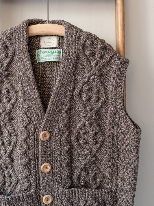 Aran V-neck Waistcoat / Bark
