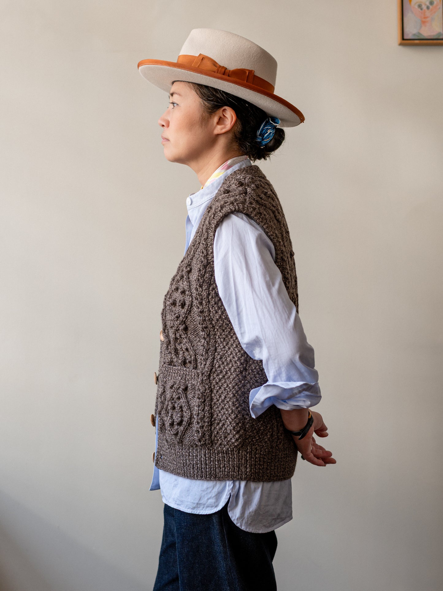 Aran V-neck Waistcoat / Bark