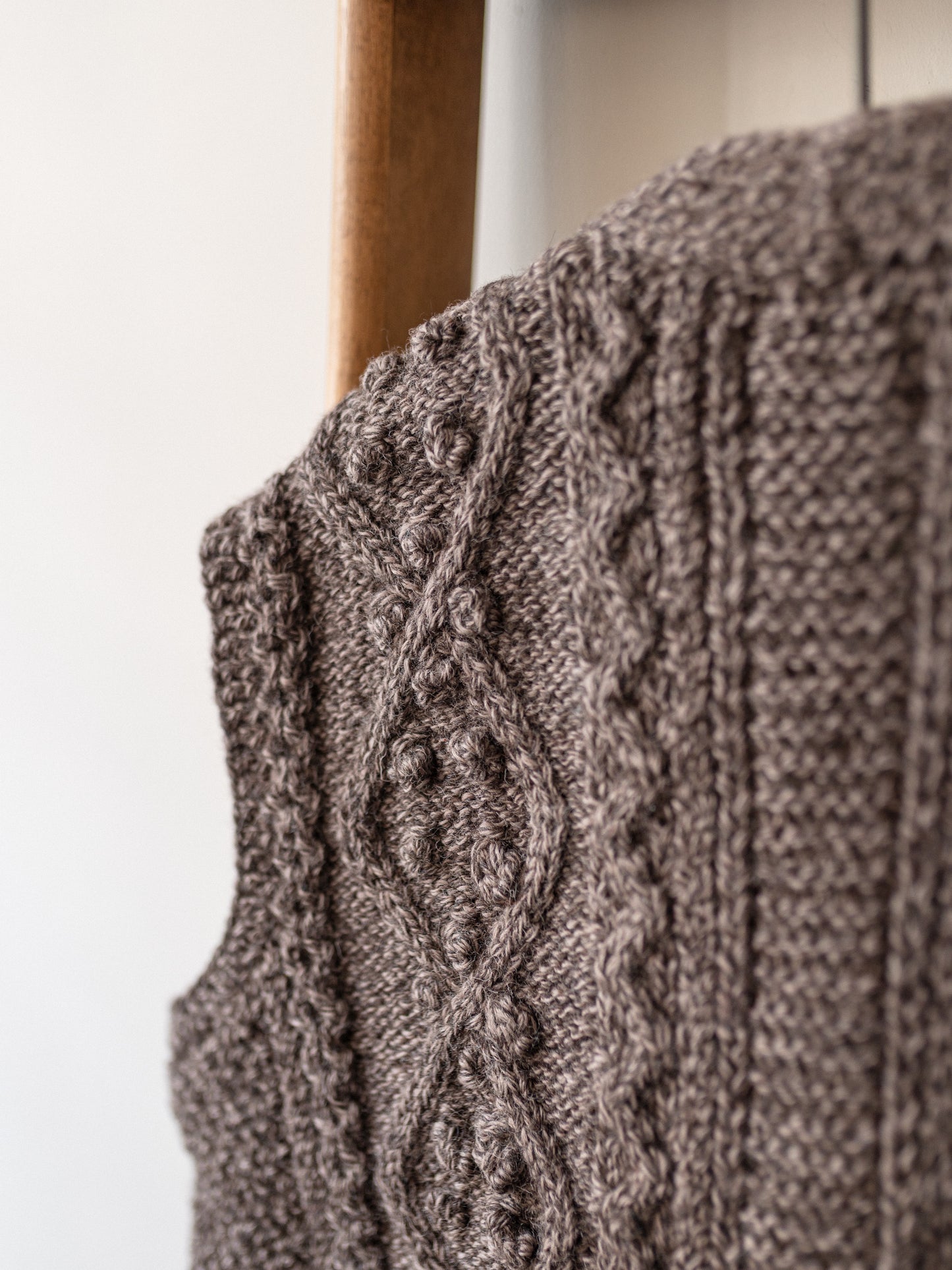 Aran V-neck Waistcoat / Bark