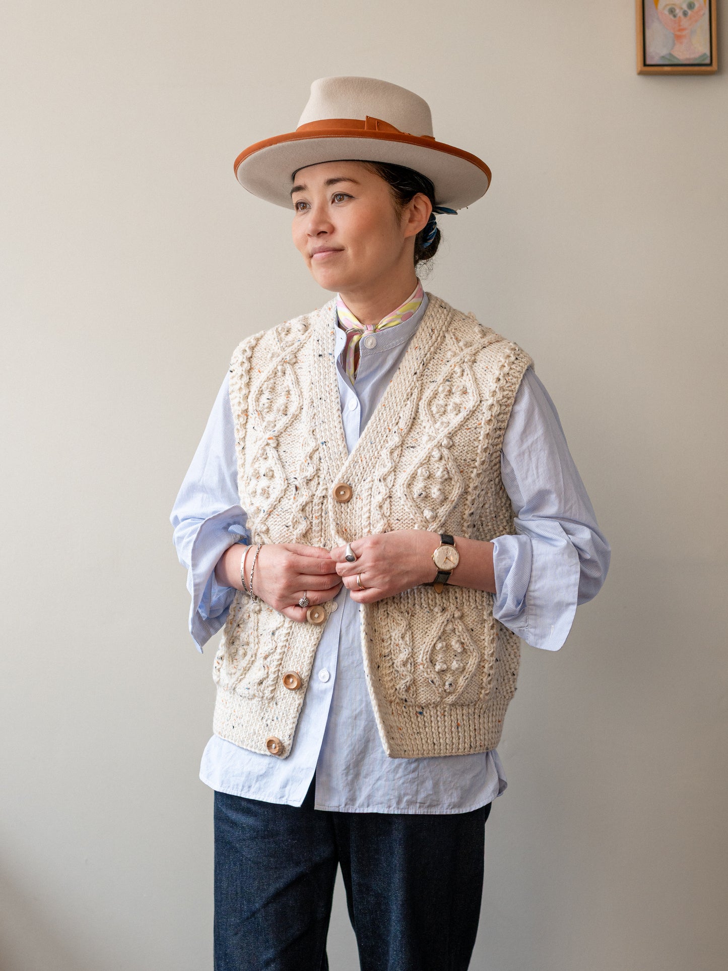 Aran V-neck Waistcoat / Ecru