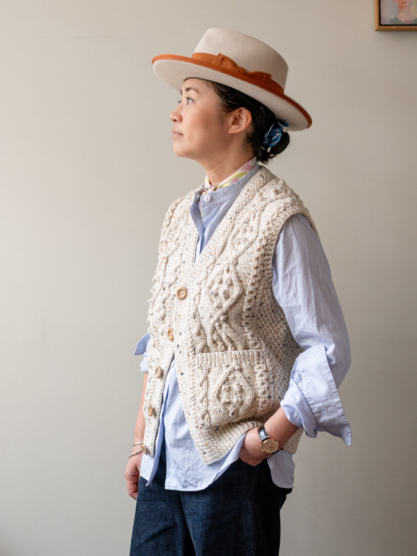 Aran V-neck Waistcoat / Ecru