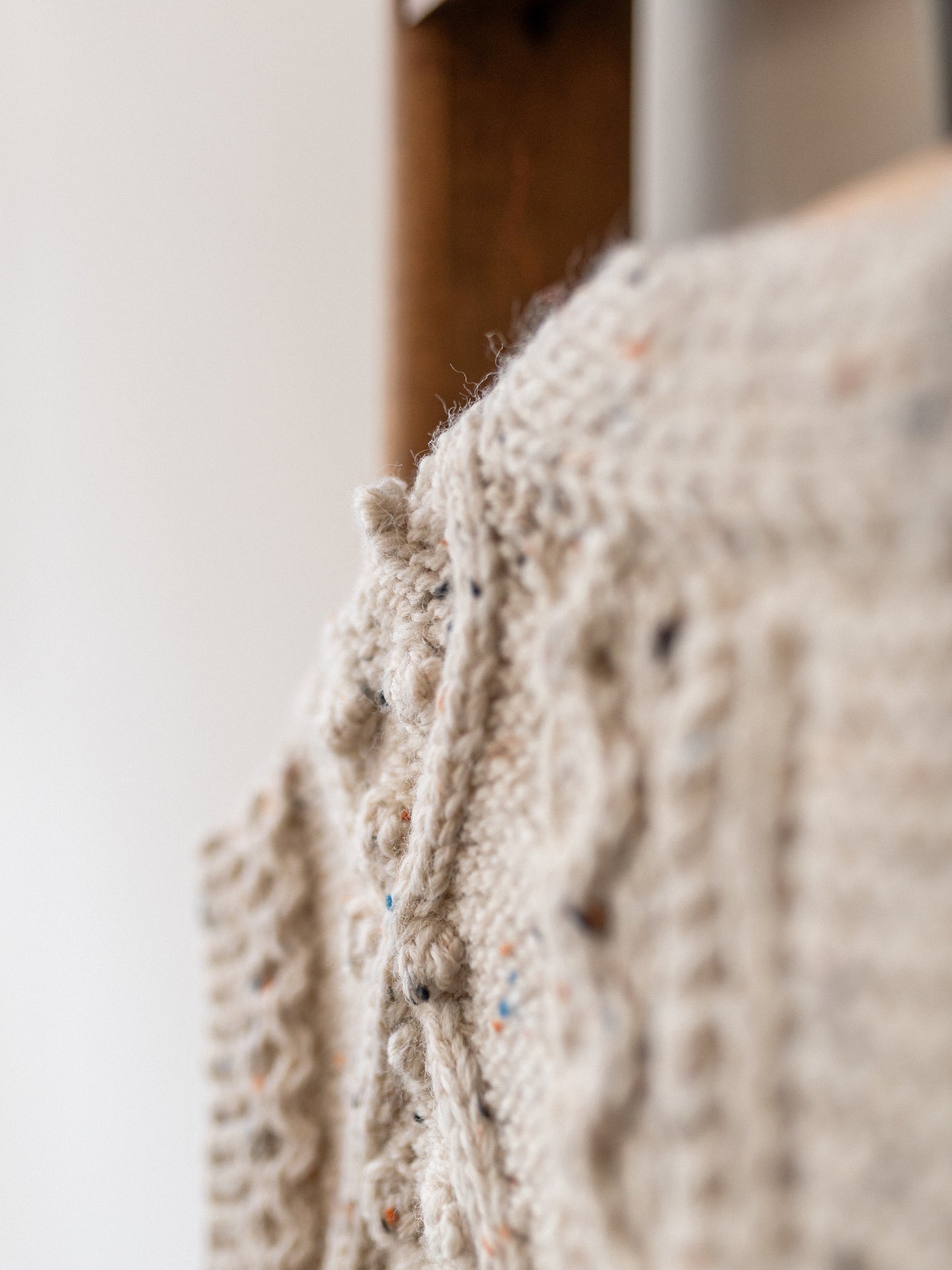 Aran V-neck Waistcoat / Ecru