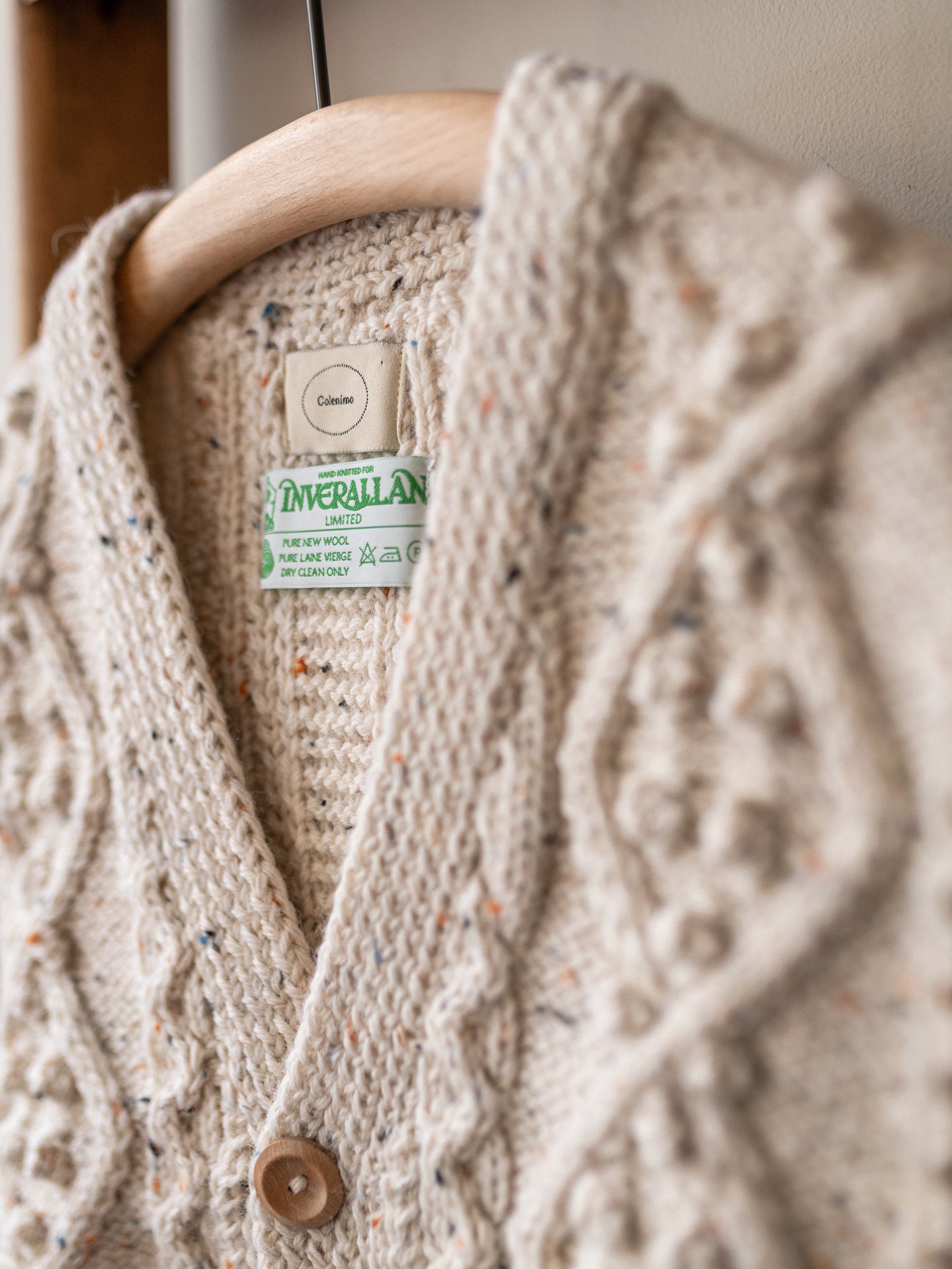 Aran V-neck Waistcoat / Ecru