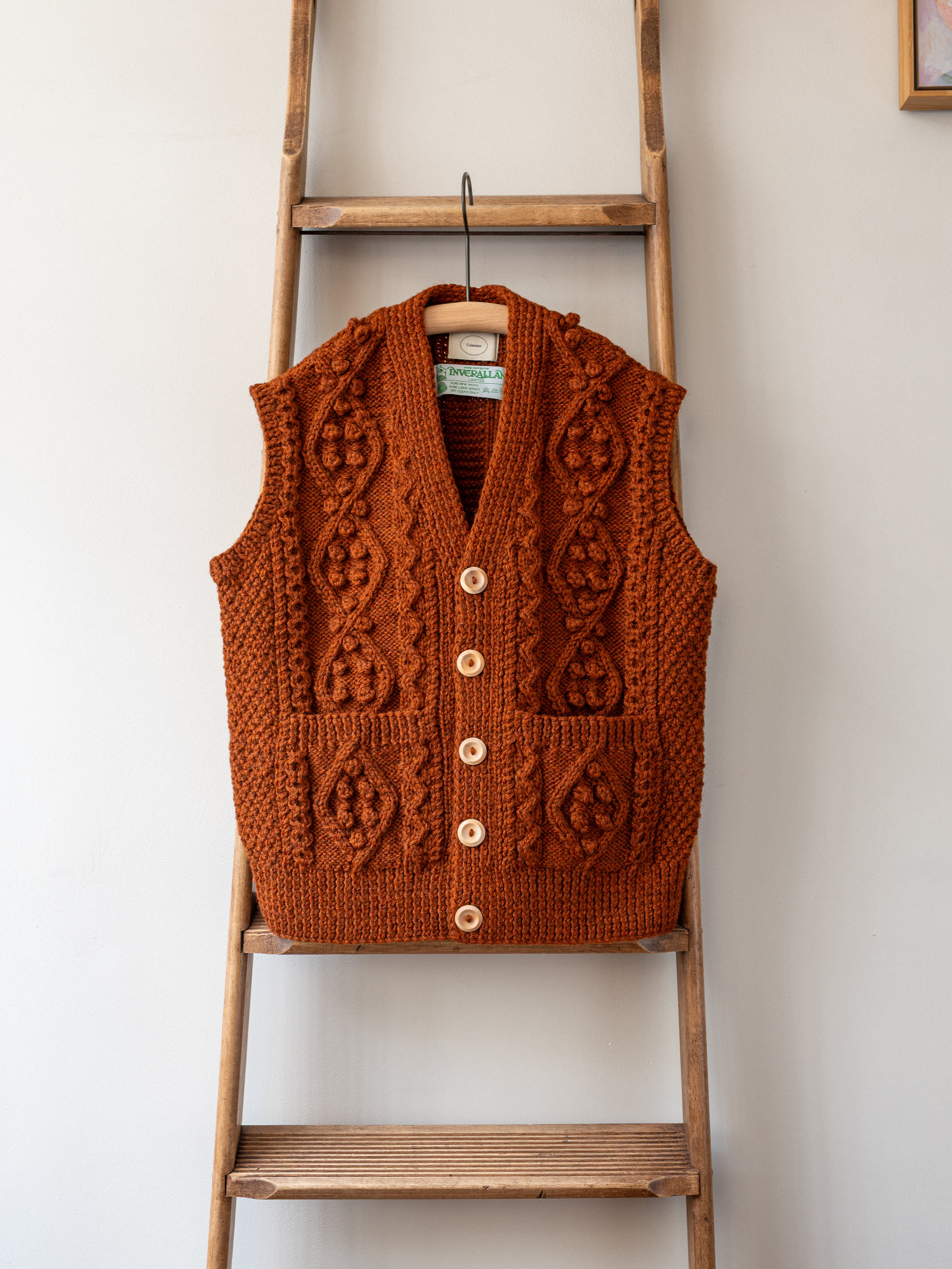 OUT OF FRAME HAND KNIT VEST フレームワーク Hand-Knit Aran V-Neck Wool Waistcoat – Ginger | Made in UK – Colenimo
