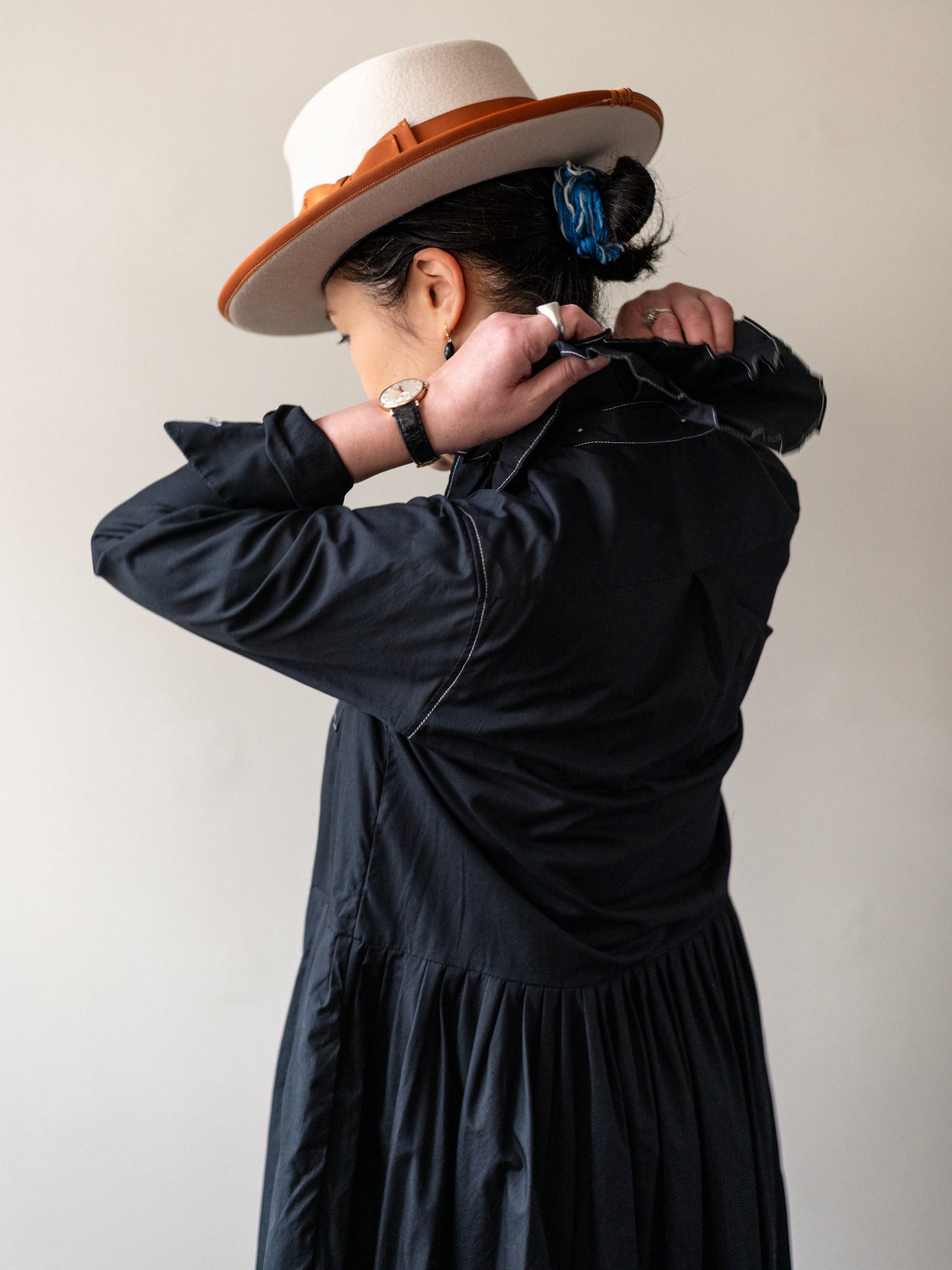 Cotton Poplin Ruffle Collar Dress / Black