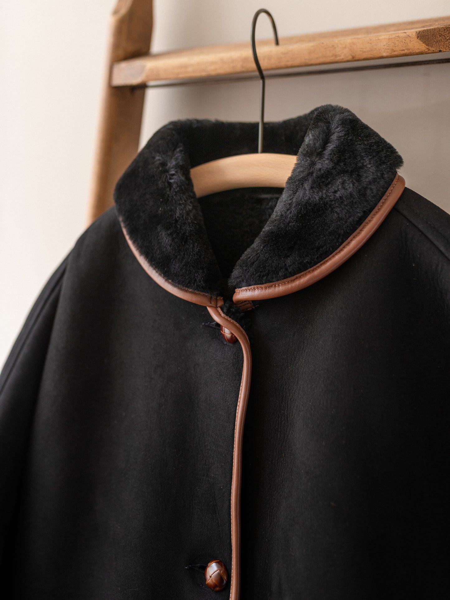 Sheepskin Reversible Poncho Coat / Black