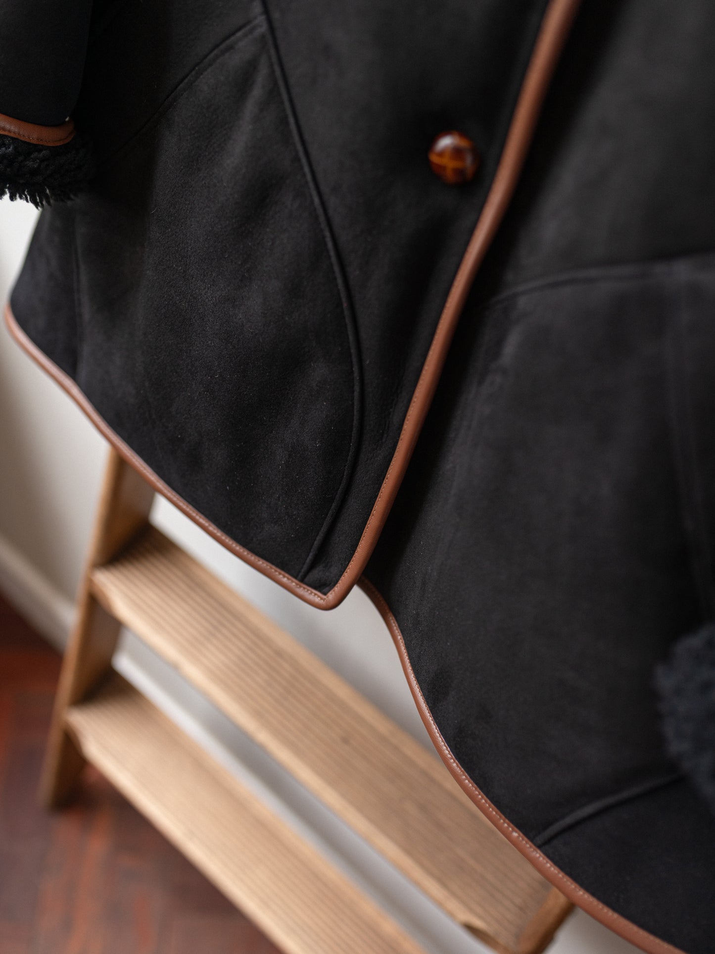 Sheepskin Reversible Poncho Coat / Black