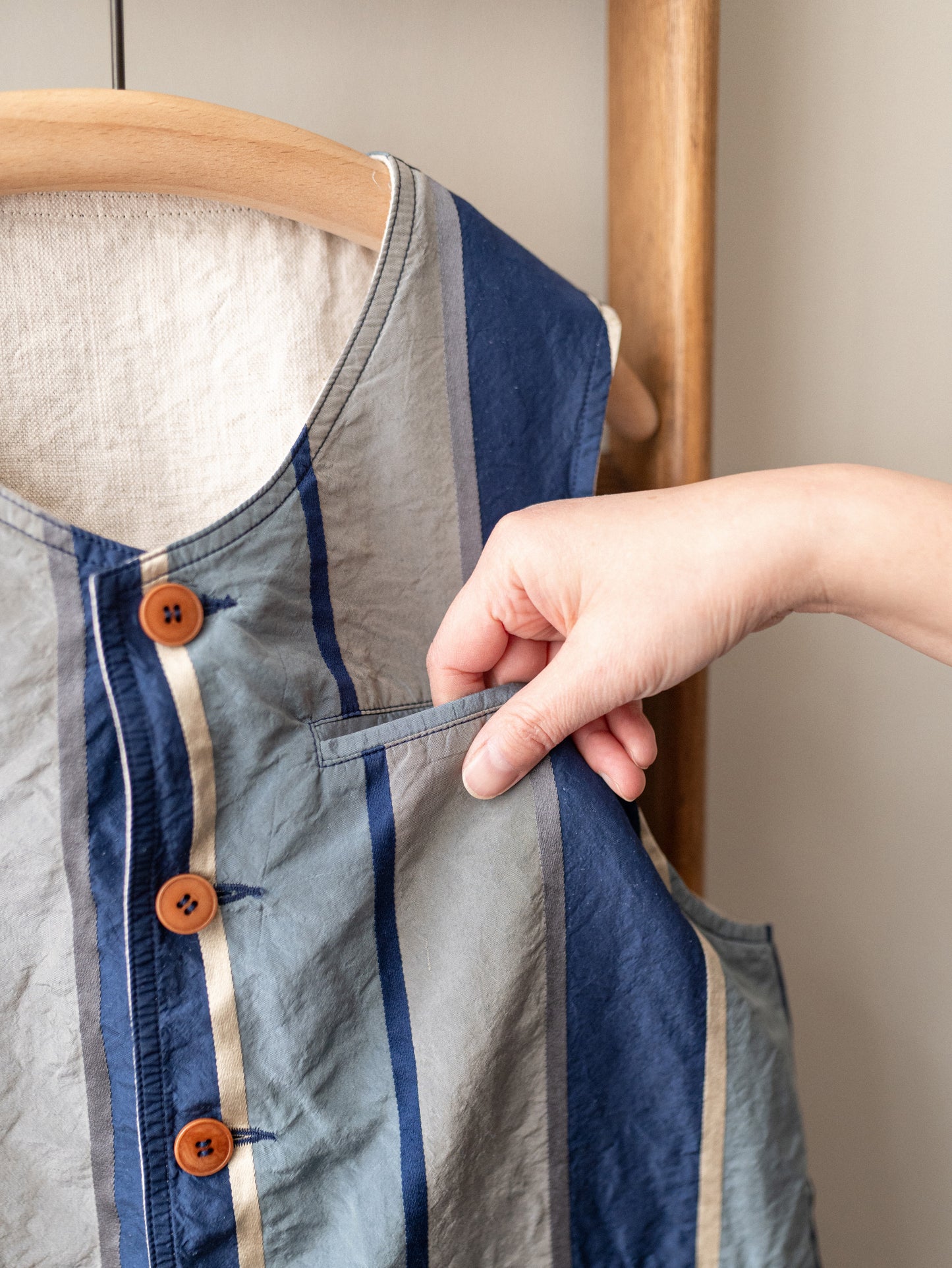 Silk Reversible Vest / Blue Stripe