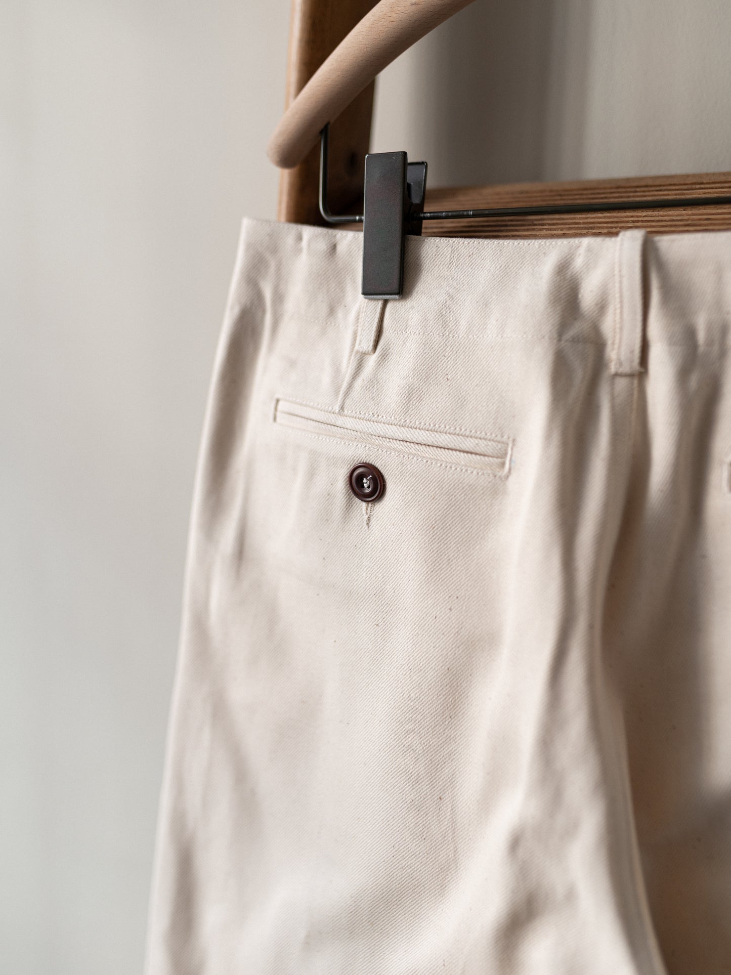 Straight-Leg Japanese Selvedge Denim Trousers / Ivory