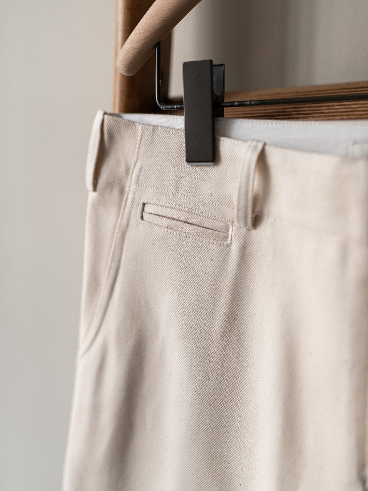 Straight-Leg Japanese Selvedge Denim Trousers / Ivory